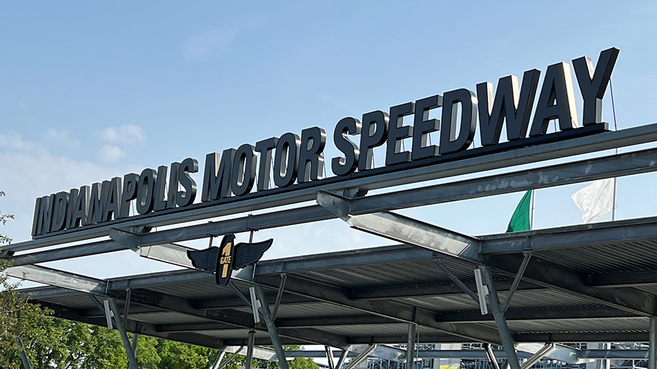https://cdn.insideindianabusiness.com/wp-content/uploads/2023/05/Indianapolis-Motor-Speedway-Sign-2.jpg