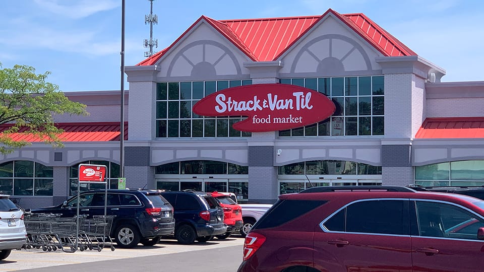 Hy-Vee to acquire Strack & Van Til grocery chain