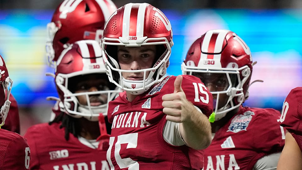 IU earns spot in title game with dominating win over Oregon in Peach Bowl