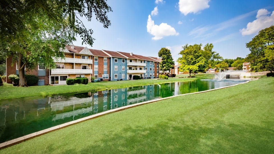 Fort Wayne apartment complex sold for $208M