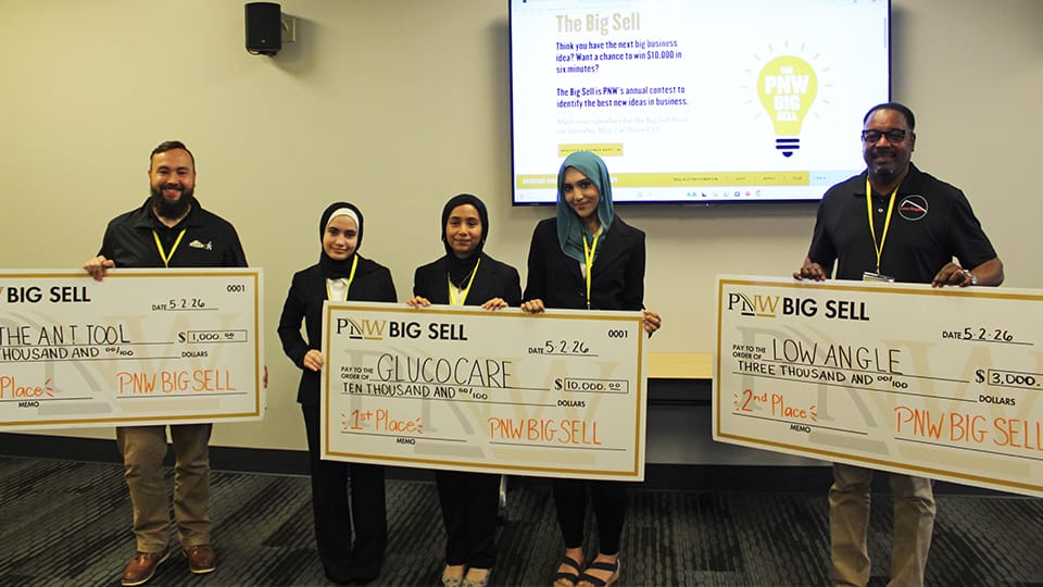 Crown Point student wins ‘Big Sell’ competition for insulin device idea