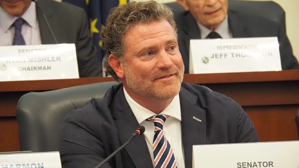 Indiana Senate’s No. 2 Republican steps down from post after split from Bray